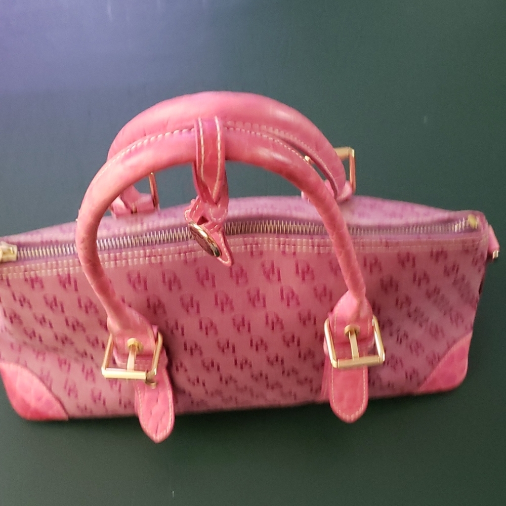 Dooney & Bourke